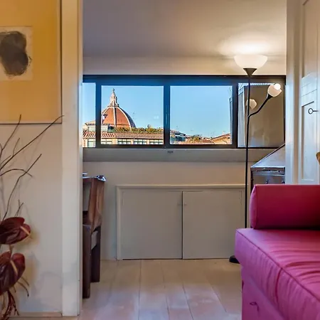 Skyline Apartment *