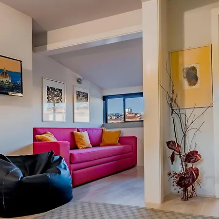 Skyline Apartment *